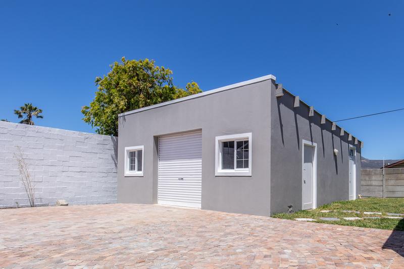 2 Bedroom Property for Sale in Retreat Western Cape